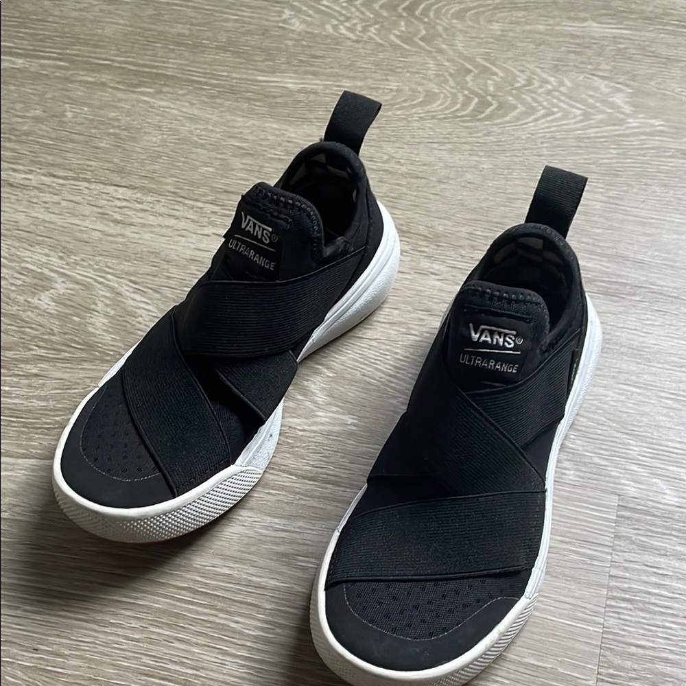Vans UltraRange Black and White Sneakers